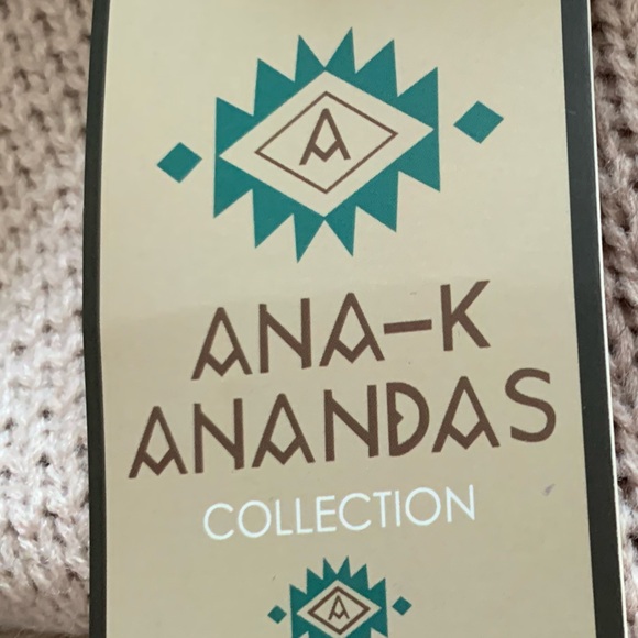 Anandas Collection- Size L/XL - Picture 9 of 11